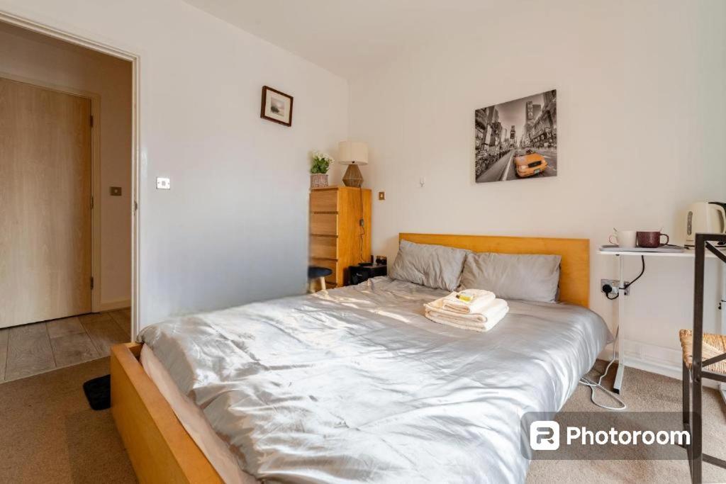 Room In Cardiff City Center - Swiftstay Eksteriør bilde